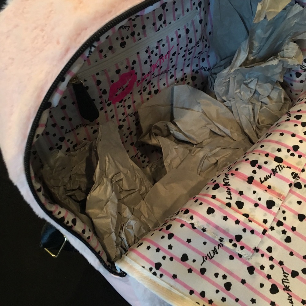 SOLD. Betsey Johnson NWT Cat Plush Backpack - Picture 3 of 8